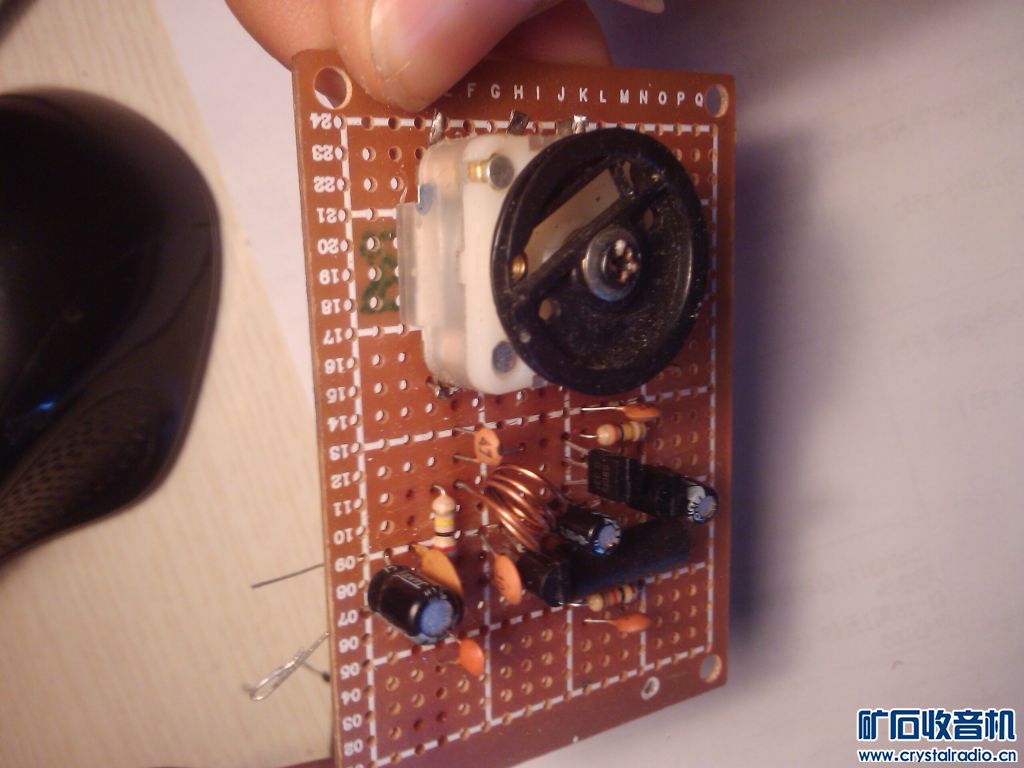 我的超再生调频收音机电路也弄好了,效果那叫
