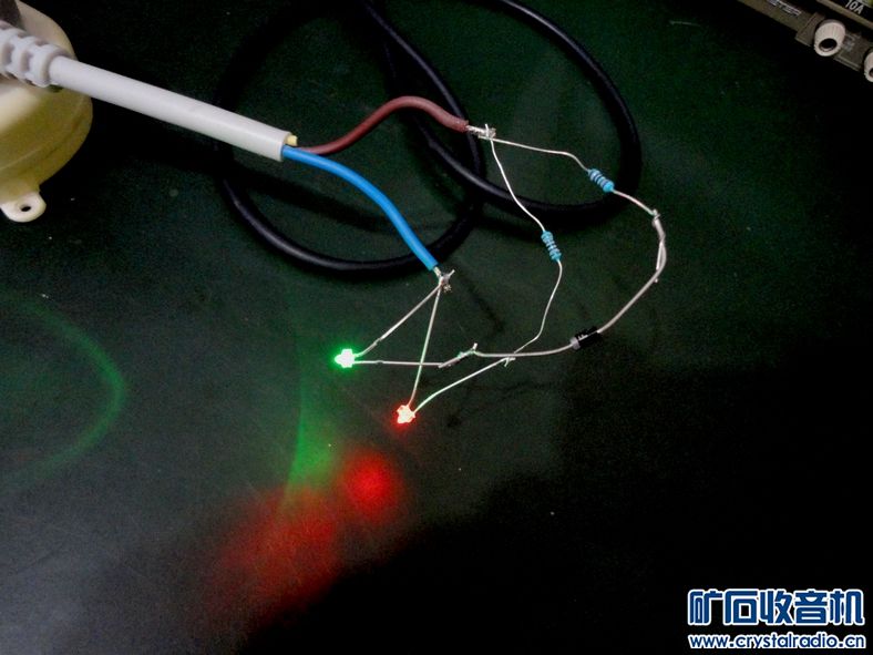 求教,方形红色led接220v作指示灯应该加多大的