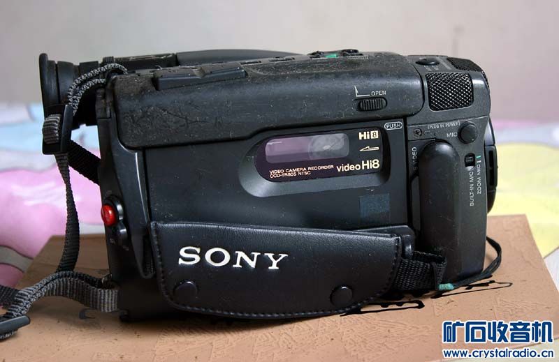 三台录像机,两台DV:索尼V8录像机,8磁头录像,