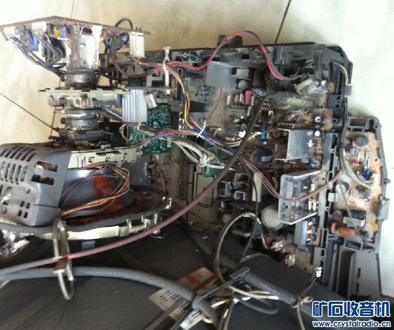 索尼KV-LS29T80电视开机无图像无声音,只是哒