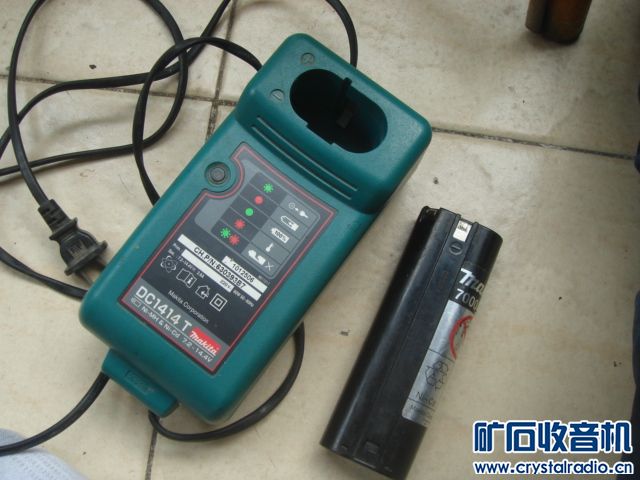 出7.2-14.4V牧田电动工具充电器,送电池 - 〓新