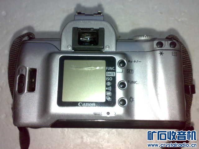 佳能单反相机 通电屏幕有显示按拍照键闪光灯