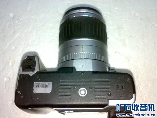 佳能单反相机 通电屏幕有显示按拍照键闪光灯