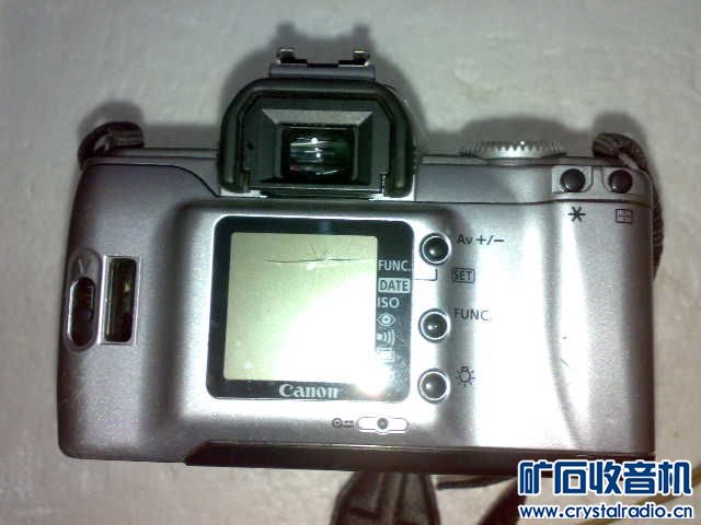 佳能单反相机 通电屏幕有显示按拍照键闪光灯