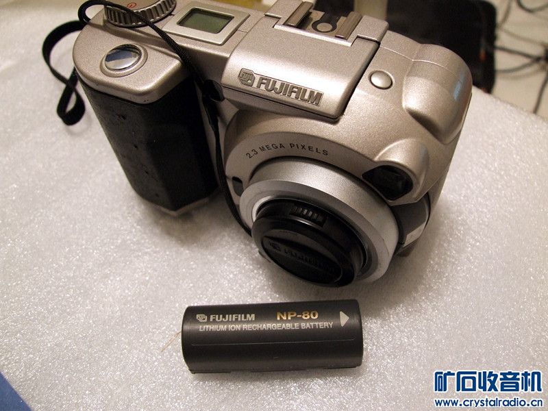 成色不错的富士数码相机100包块型号2900Z -