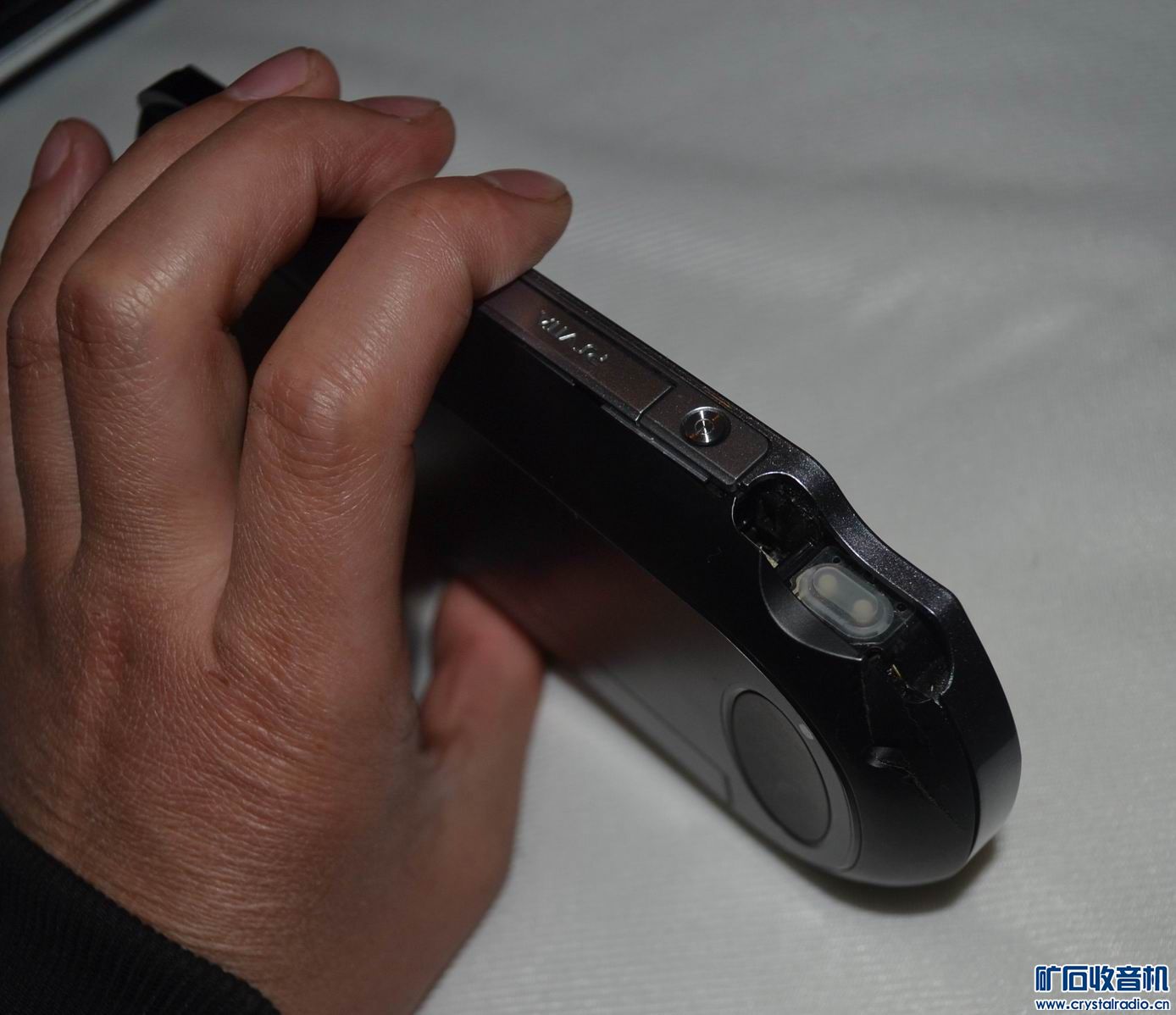 收了台索尼11年新出的PSV游戏机,但是摔了,可