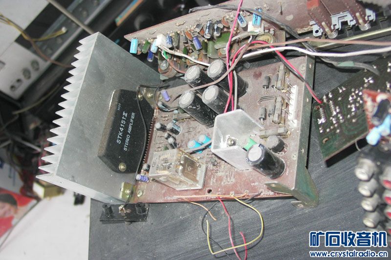 出TCL液晶电视,飞利浦显示器,三个低音炮喇叭