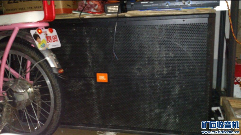 出歌厅的音箱.功放.还有两对JBL双18寸的音箱