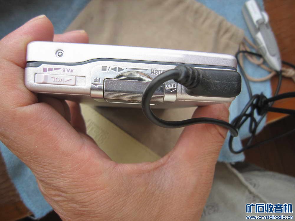 索尼鱼雷,带底座,松下cd、可以收中央体育台的