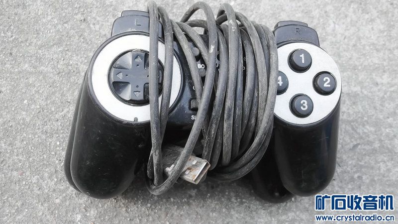 北通BTP-C024游戏USB手柄一对12米包邮,征