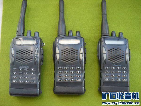 5个对讲机 三个ZD-5118 使用正常 一个建武、