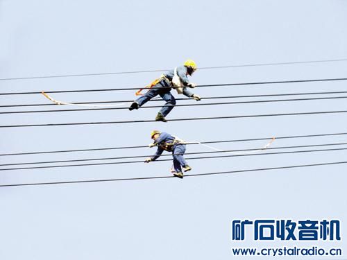 穿绝缘鞋,手握220V市电火线,是否不会触电? - 