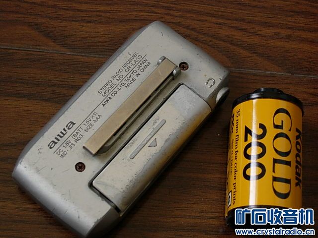 爱华收音机功能全好音质上佳,电池盖丢失另配