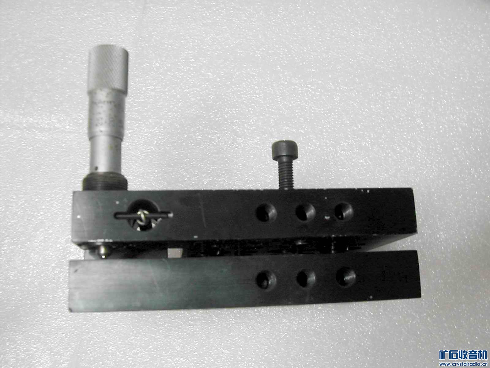 小型移动平台,三个光仪器用的夹具,八根光