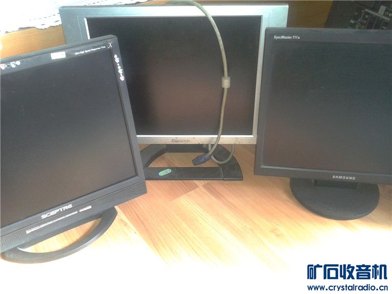 小电视 三星17寸显示器 32寸SHARP电视松下