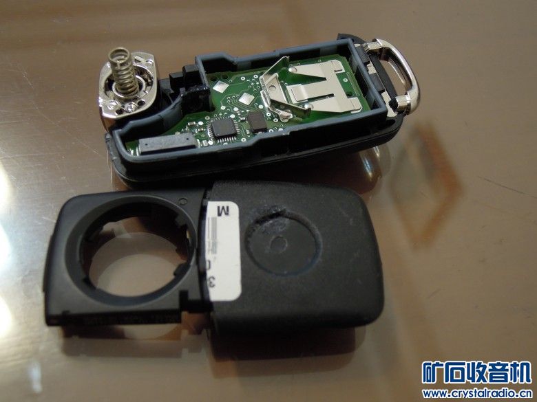 大众车新款折叠钥匙的拆开方法 - 〓汽车讨论交