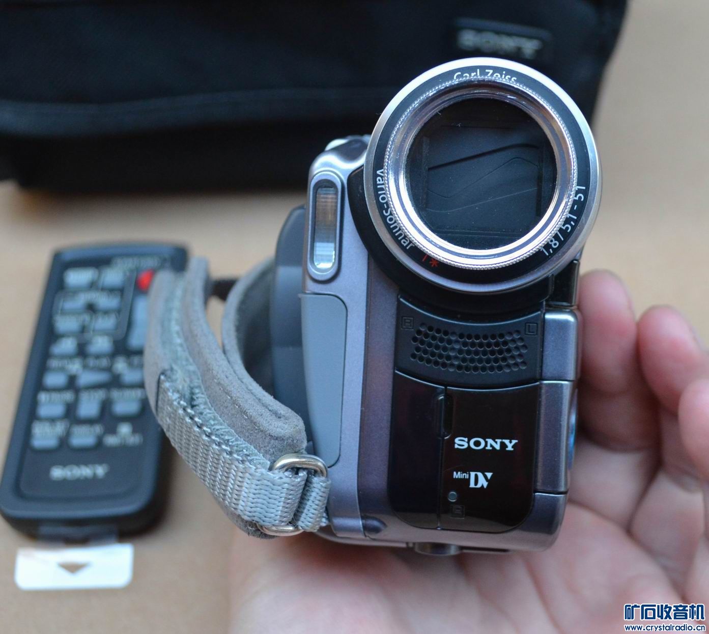 出索尼DCR-HC90E摄像机,触摸屏,Velbon金钟