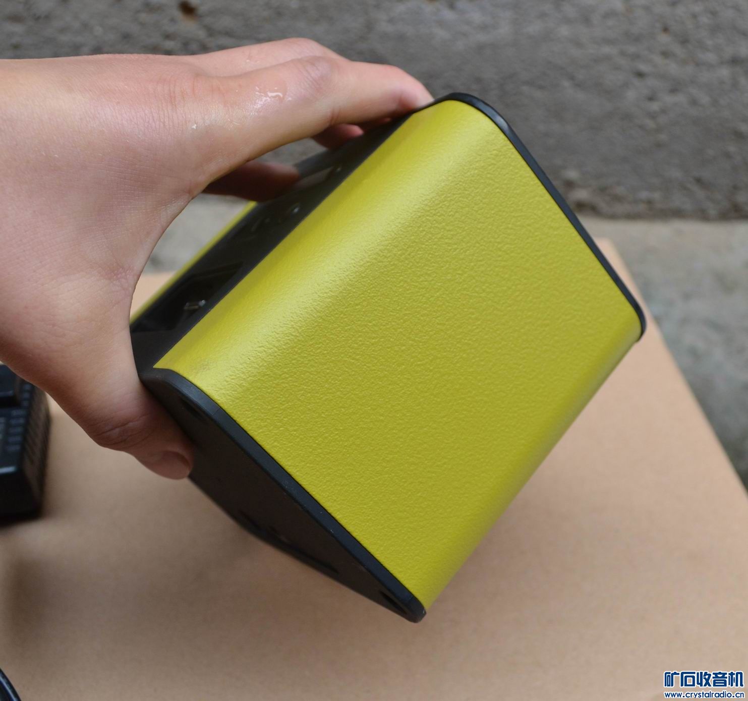 出索尼DCR-HC90E摄像机,触摸屏,Velbon金钟