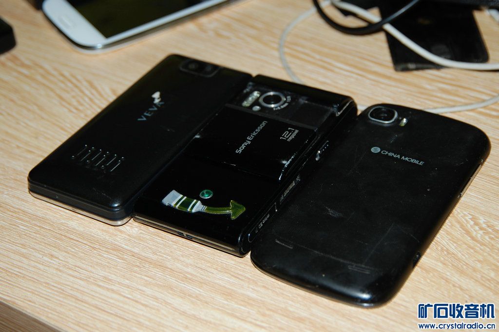 中兴U930 索尼爱立信U1i 国产山寨 3部手机打
