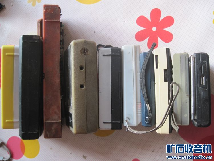 11个半导体 2个CD随身听 拆的一个小音响 - 〓