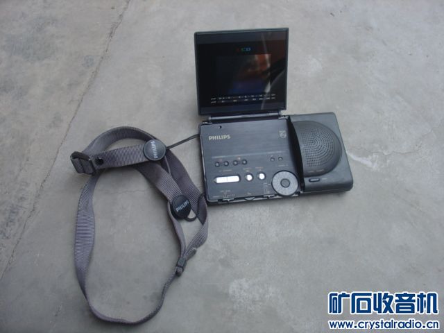 两个小玩意,日本产飞利浦3寸电视带FM,SONY