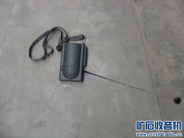 两个小玩意,日本产飞利浦3寸电视带FM,SONY