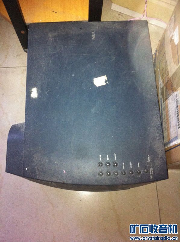 开 硬盘 摄像头 乱七八糟的 家里跟垃圾堆一样