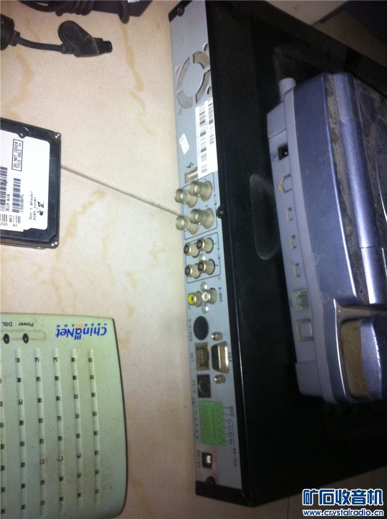 开 硬盘 摄像头 乱七八糟的 家里跟垃圾堆一样