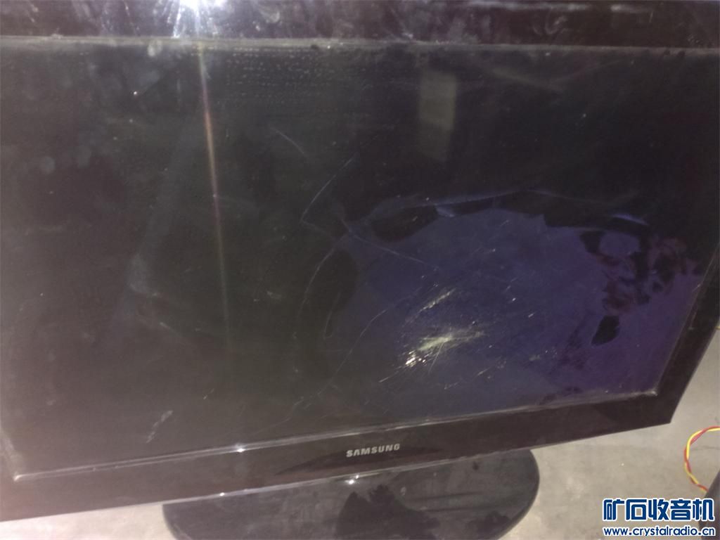 两台碎屏液晶电视32,42 - 〓器材友情交换〓 - 