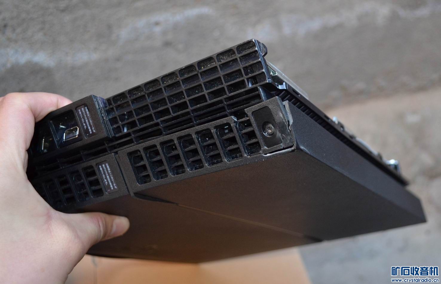 出索尼最新款PS4游戏机,尼康L100数码相机,任