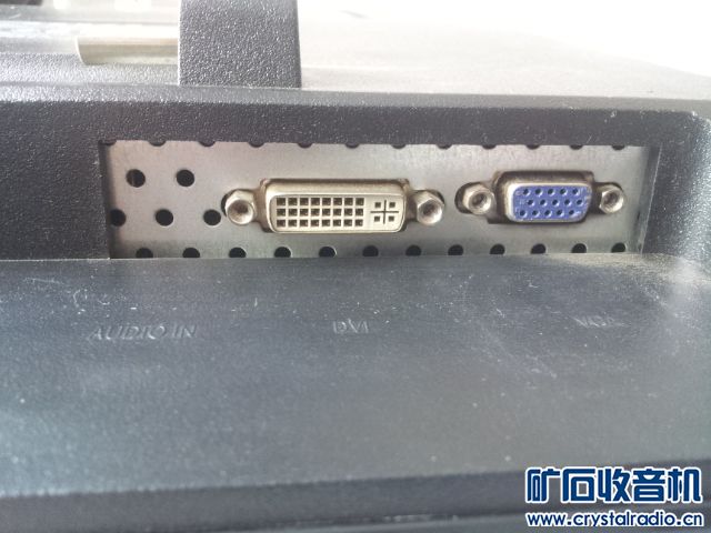 出闪一下就灭的19和22显示器 - 〓器材友情交