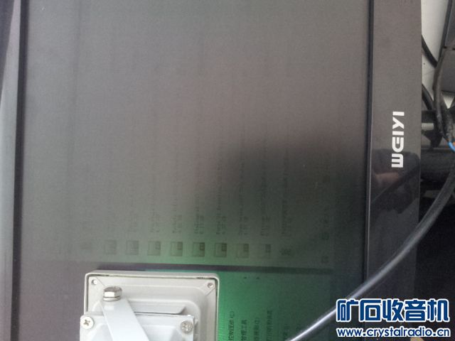 出闪一下就灭的19和22显示器 - 〓器材友情交