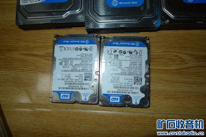 出5块西部数据蓝盘和一台双核电脑主机 - 〓器