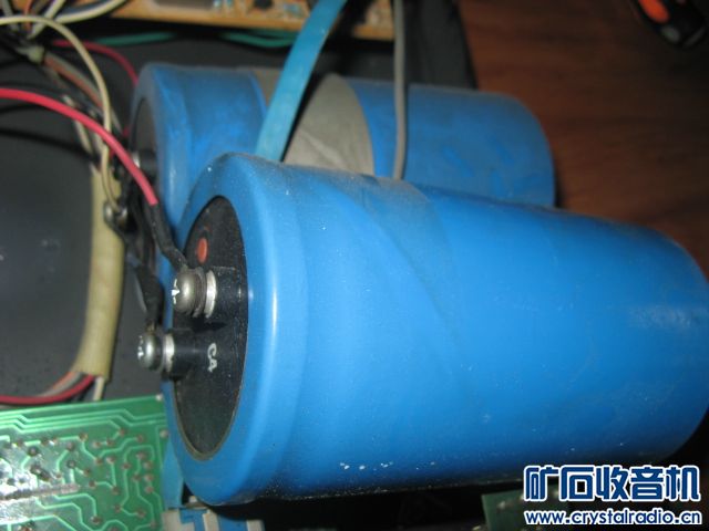 出一对功放机大电容,比可乐罐子大 - 〓新人交
