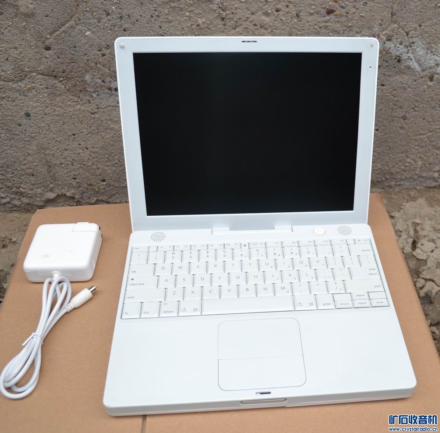 苹果专卖,苹果老款笔记本,ipad1代,ipod video播