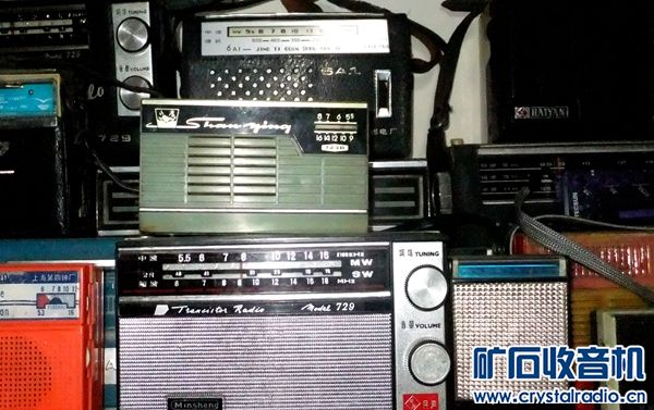 请大家看看这个南通山鹰牌7管半导体收音机的