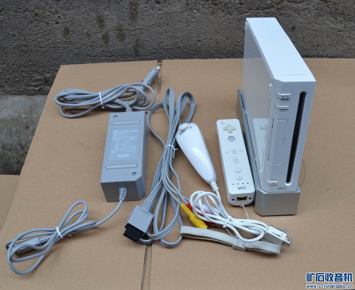 新到微软XBOX360游戏机SLIM版,双45带体感