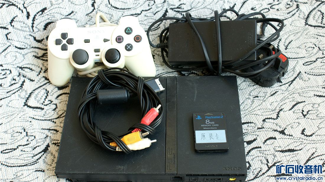 索尼ps2超薄游戏机全套好用,280元。邮费实收