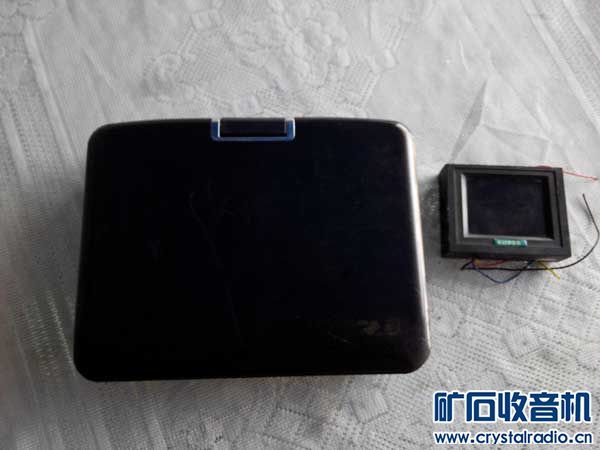 7寸移动DVD和一个2.5寸带喇叭的显示器 - 〓器