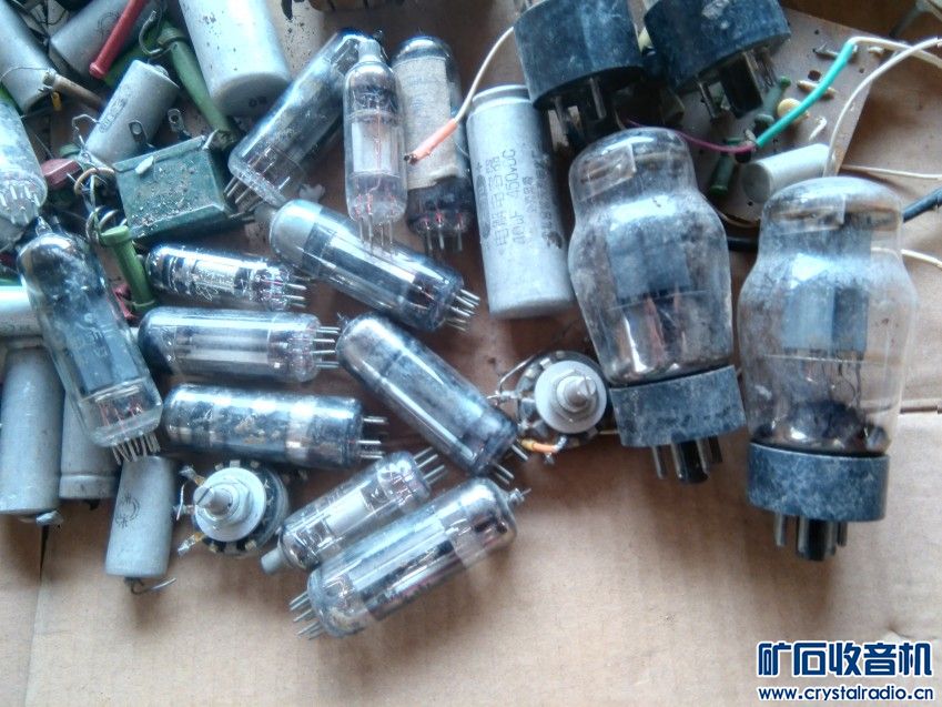 一堆老电子管和原件 - 〓器材友情交换〓 - 矿石