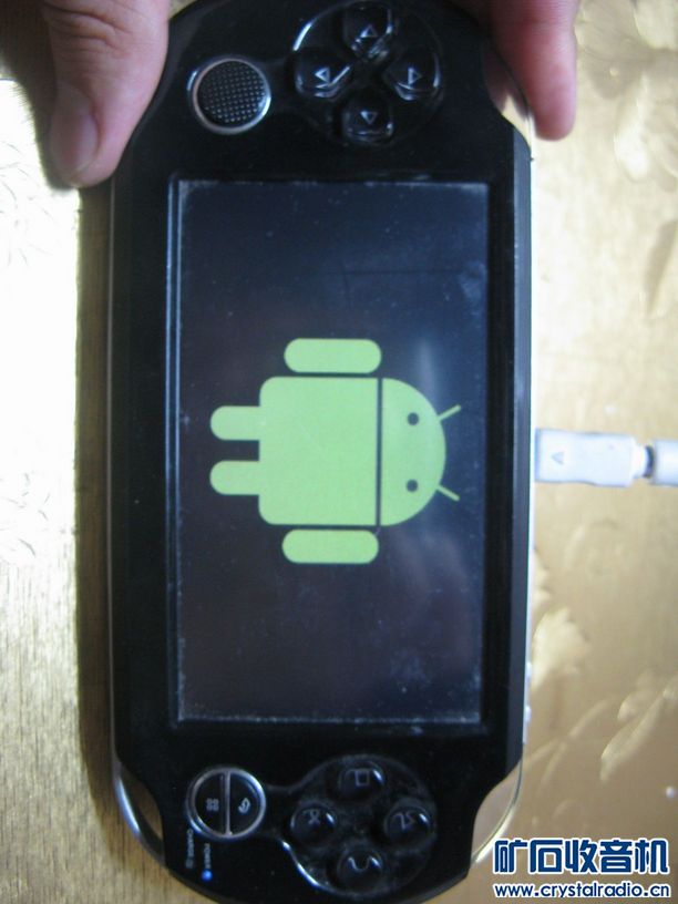 安卓系统的手掌游戏机;KONIX高清迷你触摸屏