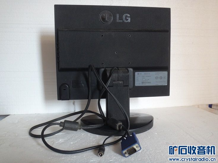 LG经典方屏14寸显示器 纪念版收音机 500万用