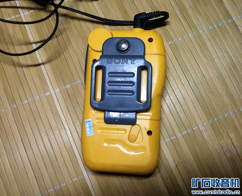 75包邮收了个SONY SRF-M70收音机,音质很不