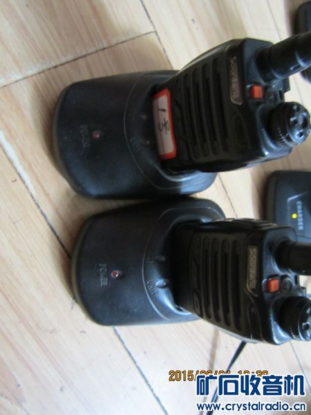 数字万用表 锂电池对讲机带充电器 - 〓器材友