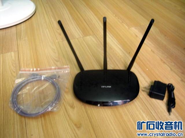 出成色很好的TP TL-WR885N 腾达F303 友讯D