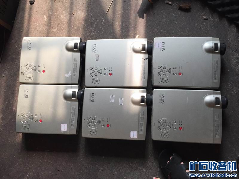 秒价1200元出6台 PLUS投影机 带DVI接口 灯泡