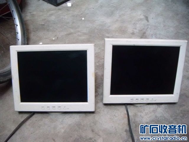 出2台(12寸)30厘米左右的小显示器 - 〓新人交