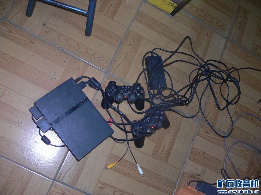 SONY PS2 75006全套 280元 国行土豪金苹果
