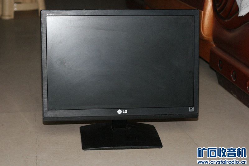 LG19LED显示器 120元 19寸触摸屏 260元 - 〓