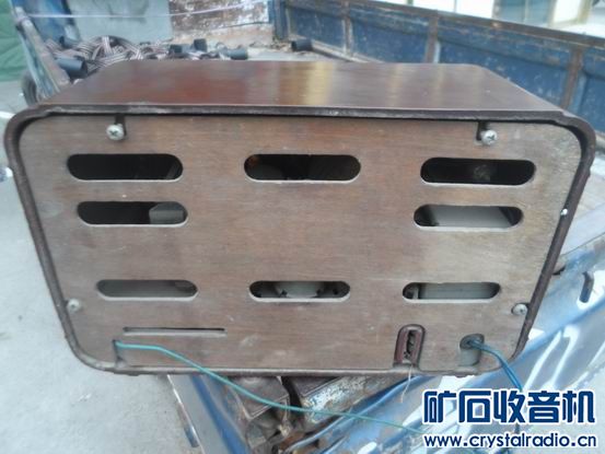 小北京电子管老胶木壳收音机一台 - 〓新人交换